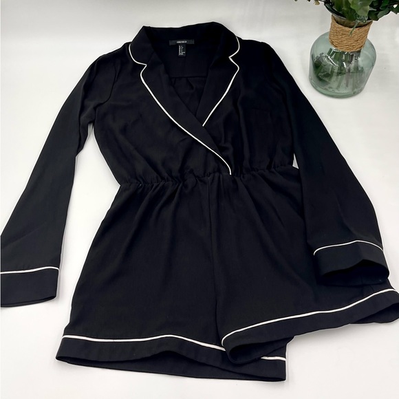 Forever 21 Romper Size Small - Picture 2 of 4